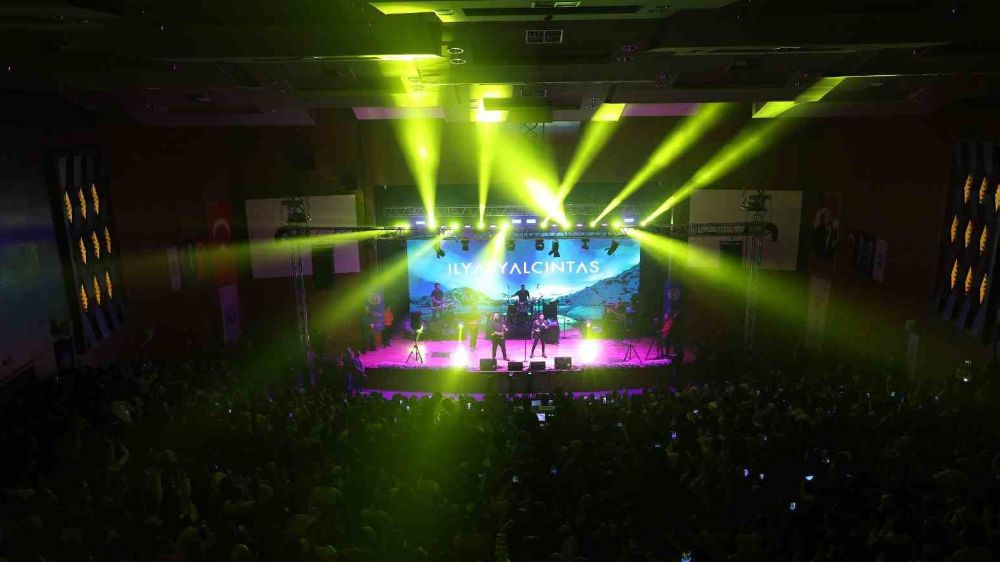 Talas Belediyesi, İlyas Yalçıntaş Konseriyle Kayseri Sanatseverlerine Keyifli Anlar Sundu