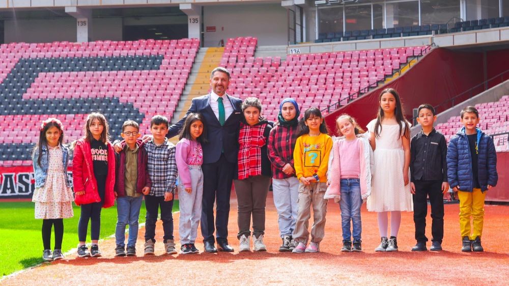 Tepebaşı'nda Kreş Vaadi: AK Parti Adayı Hamid Yüzügüllü'nün Vizyon Projeleri - Haberler