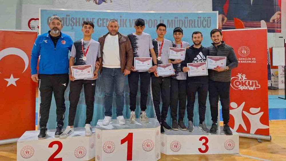 Tercan Mesleki ve Teknik Anadolu Lisesi  dart takımı bölge birincisi oldu