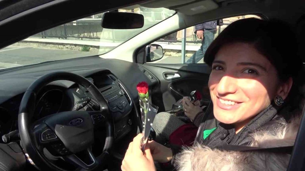 Trafik denetimi yapan Amasya Emniyet Müdürü Kurt'tan kadınlara övgü
