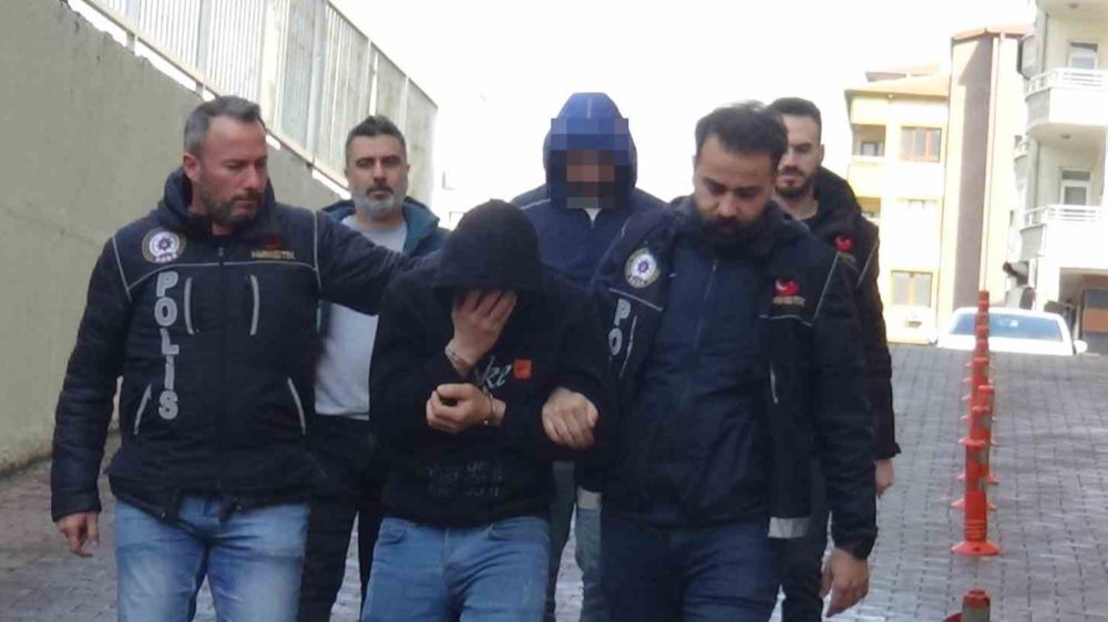 "Uyuşturucu Operasyonu Kayseri'de: Polis Sokak Satıcılarını Tek Tek Yakalıyor!