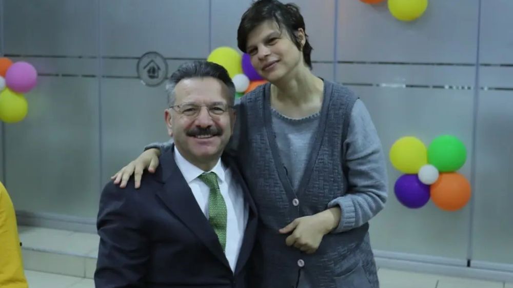 Vali Hüseyin Aksoy Down sendromlu çocuklar ve aileleriyle buluştu