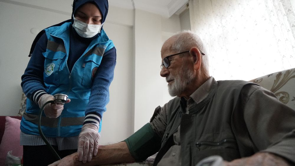"YAŞAM Projesiyle Samsun'da Yaşlıların Sağlık İhtiyaçları Evlerinde Karşılanıyor - Haberler