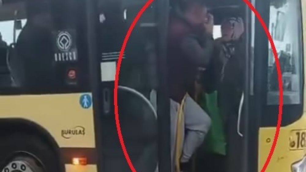 Yolcu Otobüsünde Kavga: Bursa'da Yolcular Arasında Gerginlik - Haberler