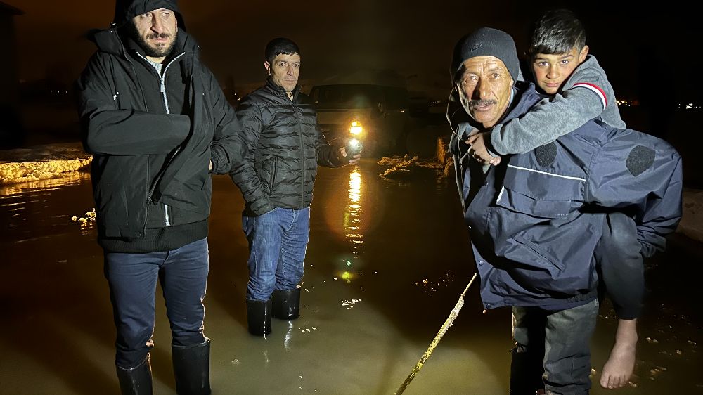 Yüksekova'da sel felaketi: Evler yağmur suları altında kaldı - Haberler