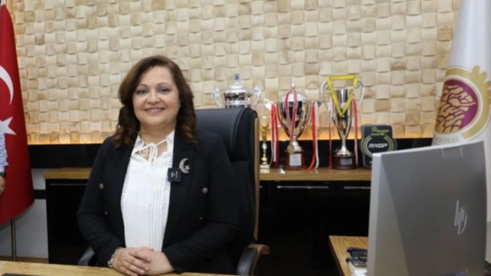 Afyonkarahisar Belediye Başkanı Burcu Köksal işe Müdür değişikliği ile başladı 