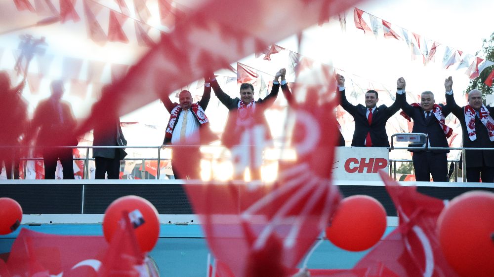AK Parti'nin İzmir'deki 20 Yıllık Seçim Geçmişi: Değişmeyen Sonuçlar - Haberler