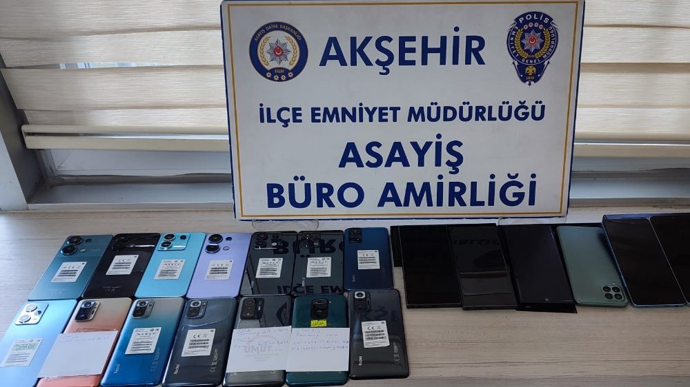 Akşehir'de Kaçak Cep Telefonu İşine Darbe: 21 Telefon Ele Geçirildi - Haberler