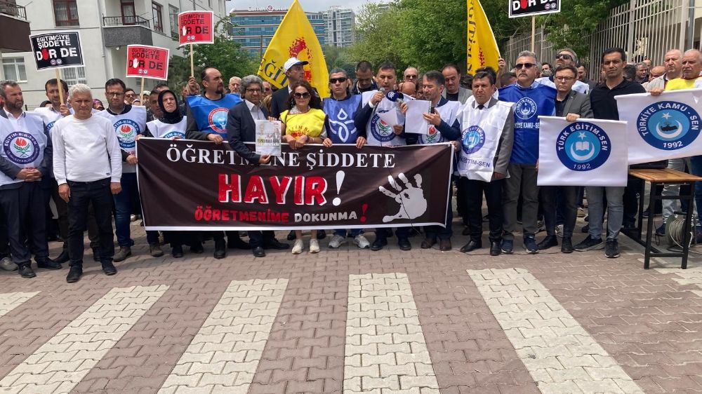Ankara'da Eğitim-Bir-Sen Üyelerinden Şiddet Protestosu