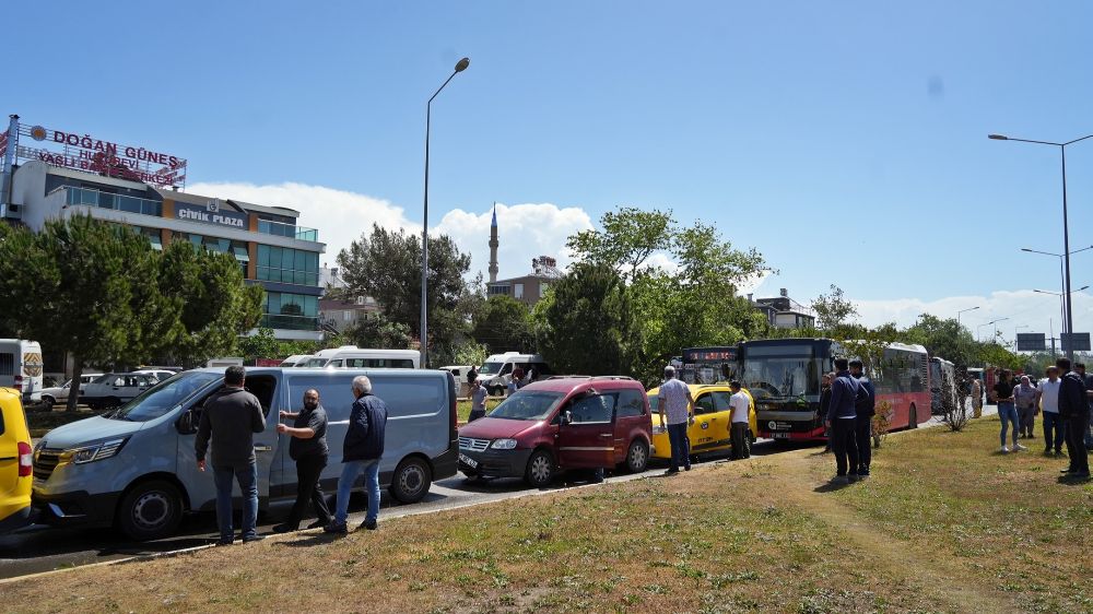 Antalya'da zincirleme kaza 7 araç birbirine girdi 