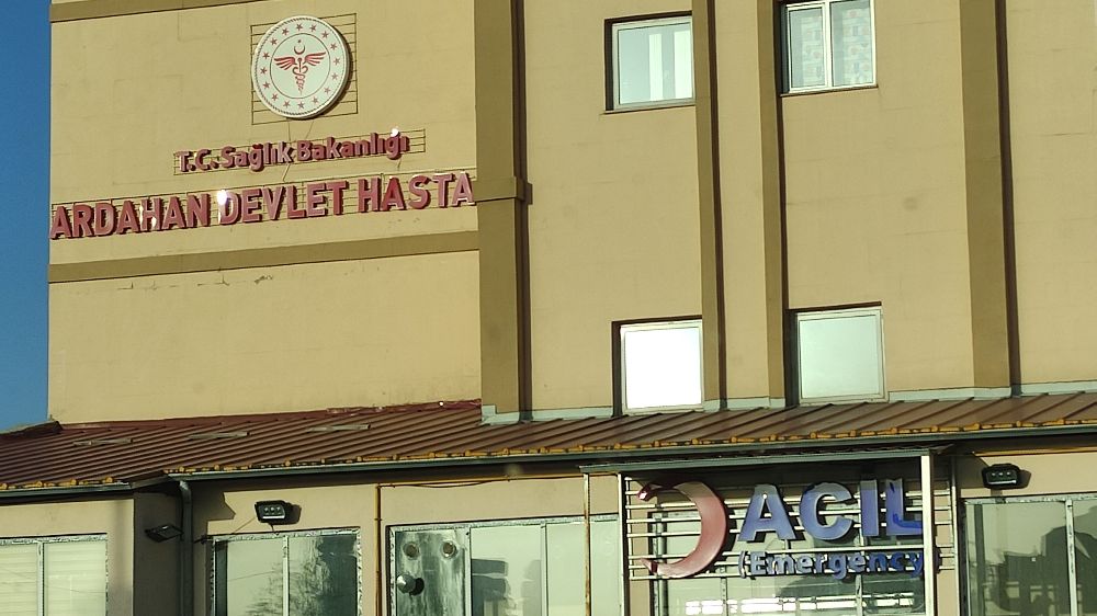Ardahan'da Pansiyonda Kalmış 25 Öğrenci Gıda Zehirlenmesi Şüphesiyle Hastanede