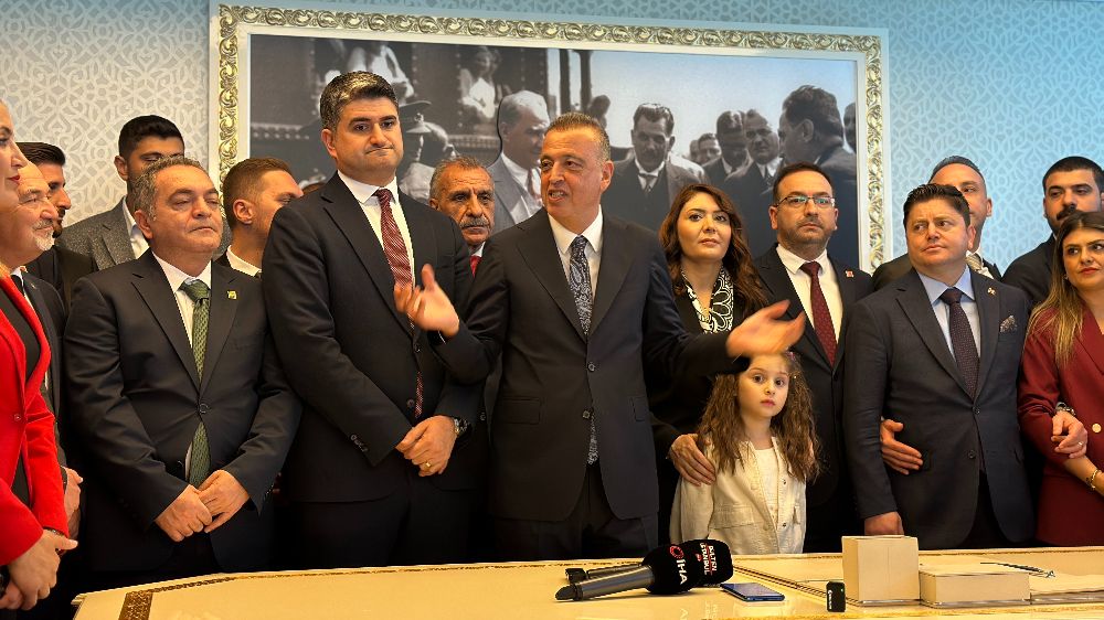 Ataşehir Belediye Başkanlığı devredildi