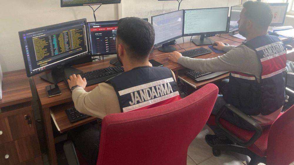 Aydın'da Siber Suçlarla Mücadele: 13 Olayda 54 Şüpheliye Karşı Operasyon - Haberler