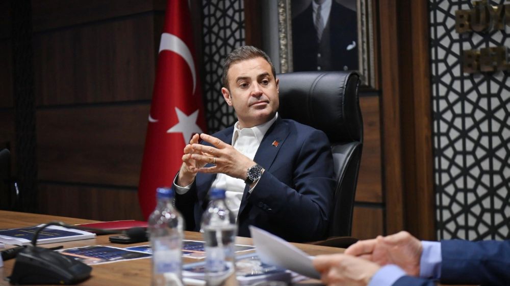 Başkan Ahmet Akın Balıkesir'i Hak Ettiği Yere Taşımak İçin Gece Gündüz Çalışıyor