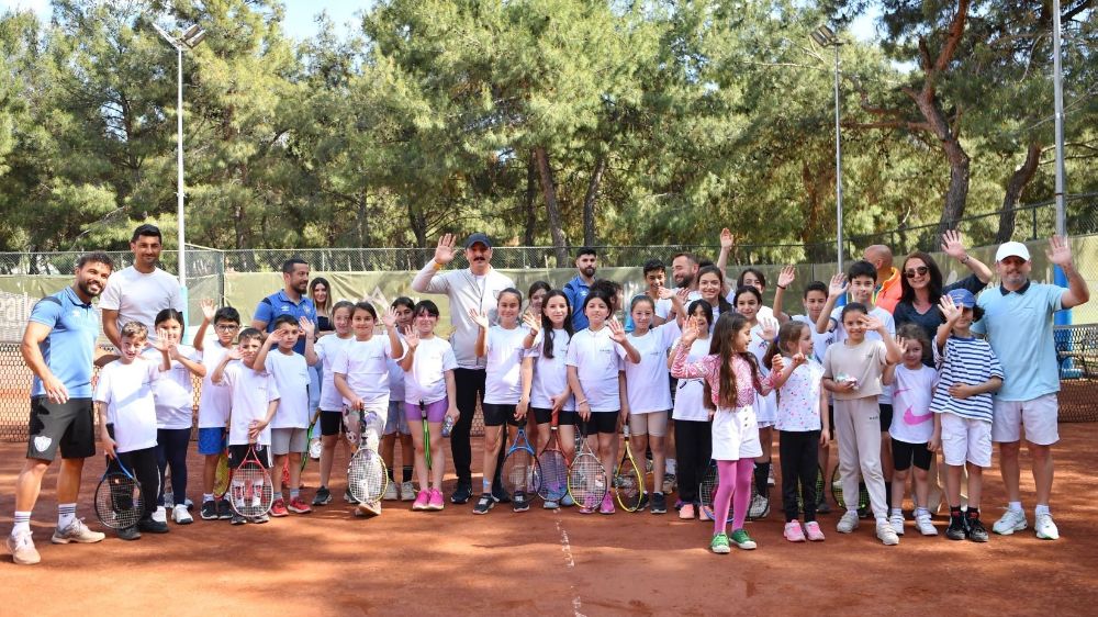 Başkan Kotan turnuvada tenis oynadı