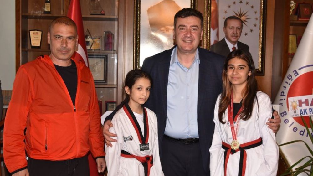 Başkan Mustafa Özer Şampiyon ağırladı