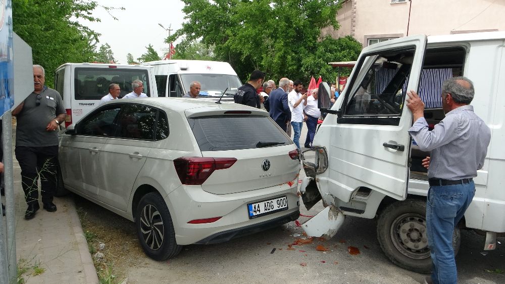 Battalgazi'de Meydana Gelen Trafik Kazasında 1 Kişi Yaralandı