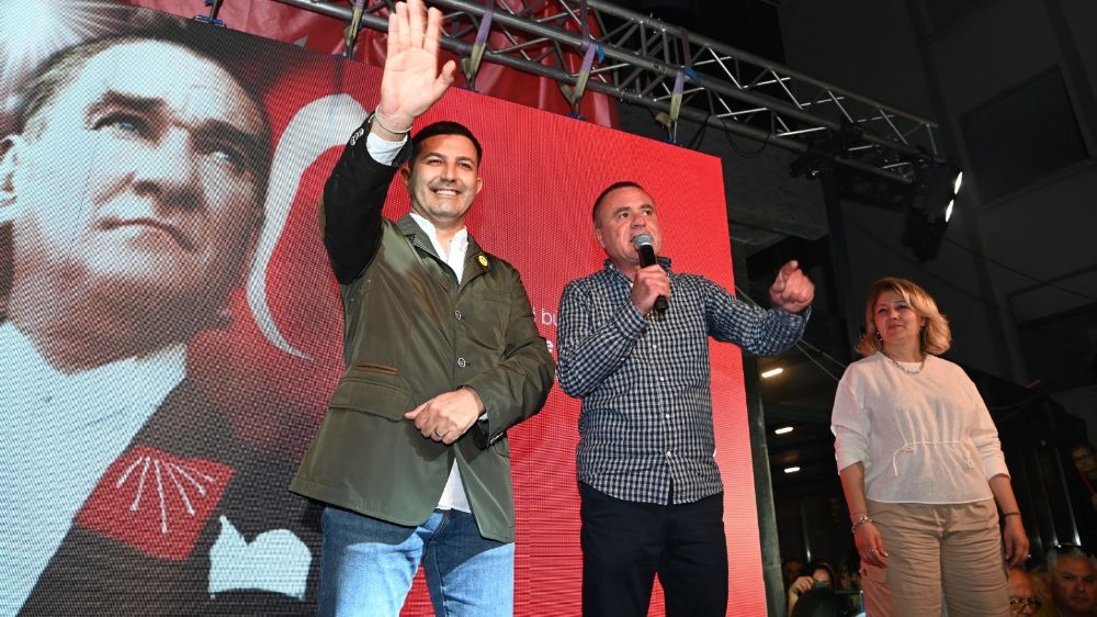 CHP'nin Adayı Ömer Günel, Kuşadası'da Yeniden Belediye Başkanı Oldu - Haberler