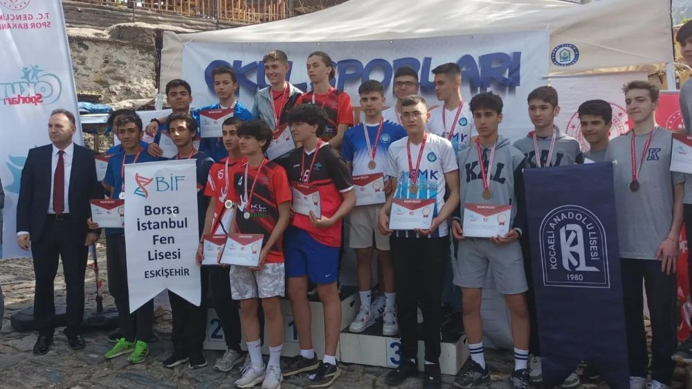 Eskişehir Borsa İstanbul Fen Lisesi Oryantiring'de Bölge Şampiyonu!