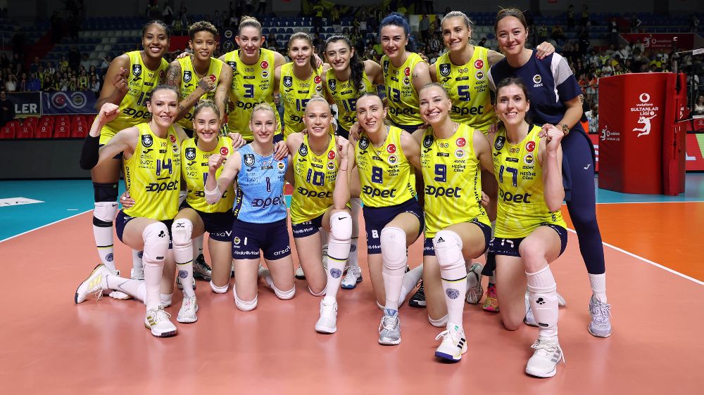 Fenerbahçe ve Eczacıbaşı Arasında Sultanlar Ligi Finali: Şampiyonluk İçin Heyecan Dorukta
