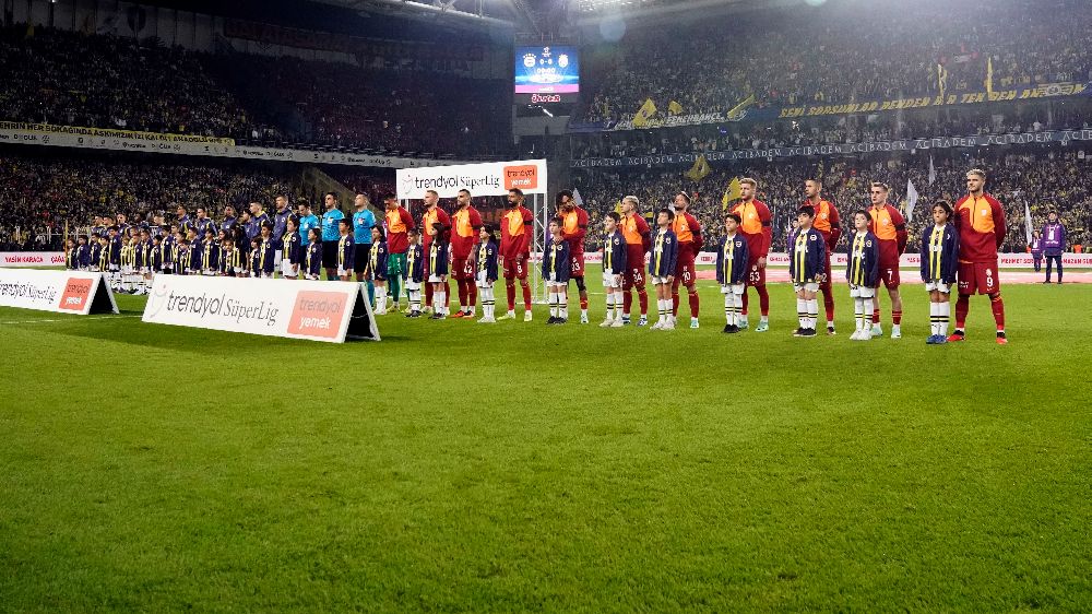 Galatasaray ile Fenerbahçe yarın karşılaşacak