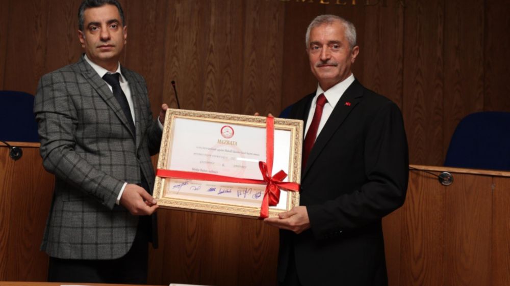 Gaziantep'in Yeniden Seçilen Başkanı Mehmet Tahmazoğlu, Mazbatasını Aldı - Haberler
