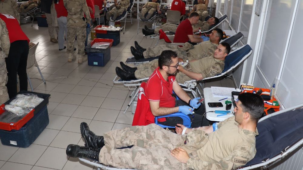 Karabük’te  askerler kan ve kök hücre bağışında bulundu 