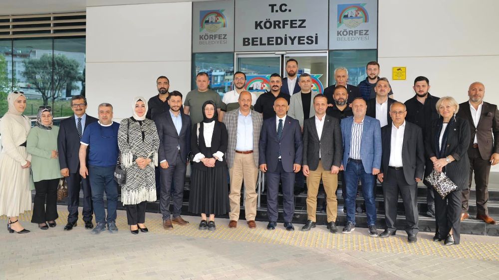 Körfez Belediye Başkanı Şener Söğüt, AK Parti ve MHP'den Ortak Ziyaret Aldı