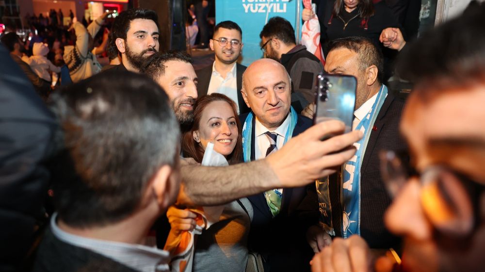 Muzaffer Bıyık, Darıca'da Yeniden Belediye Başkanı Seçildi - Haberler 