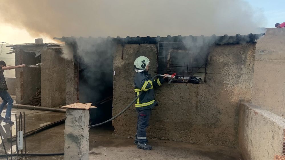 Nusaybin'de Ev Yangını: Kilerdeki Eşyalar Yanarak Kullanılamaz Hale Geldi - Haberler