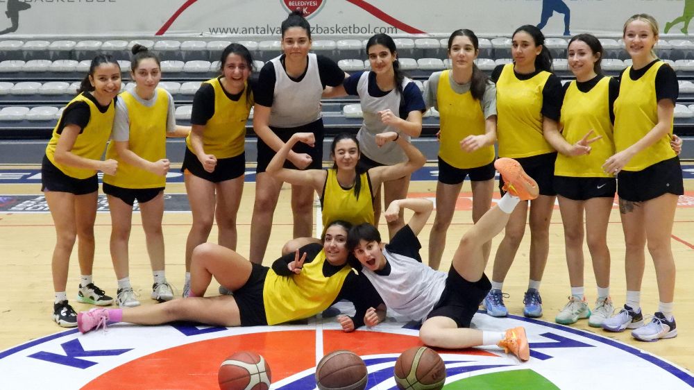 Şampiyon kızlar Anadolu Şampiyonasında