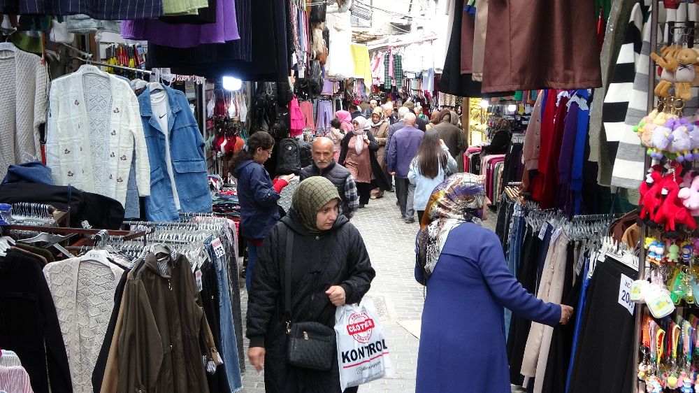 Trabzon'da Pazar'da Bayram Alışverişi Yoğunluğu!