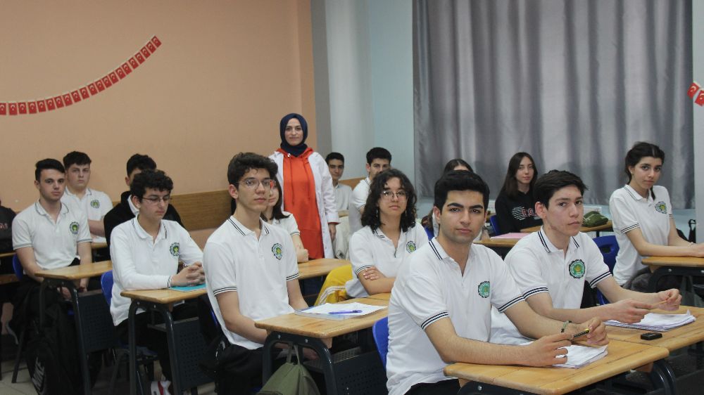 Türk Liselisi Dünyanın En Büyük Parçacık Fiziği Laboratuvarında!