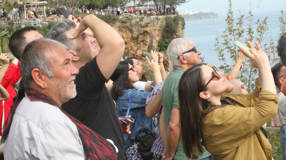 Türk Yıldızları Antalya'da nefes kesti 