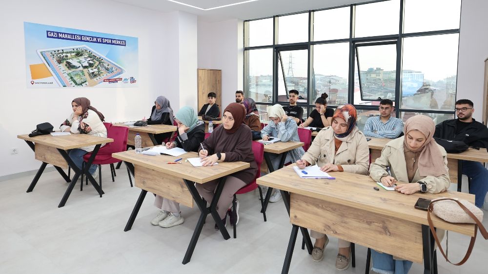 200 Kişiye KPSS Eğitimi Veren Sultangazi Belediyesi'nden Destek
