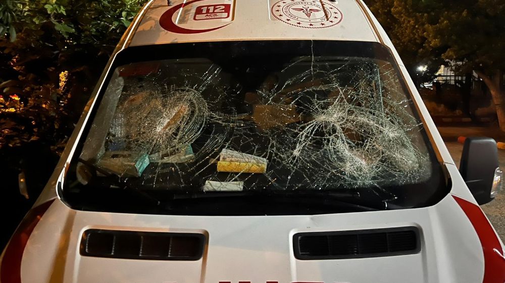 Adana'da Ambulans Saldırısı: Sağlık Çalışanları Yaralandı!