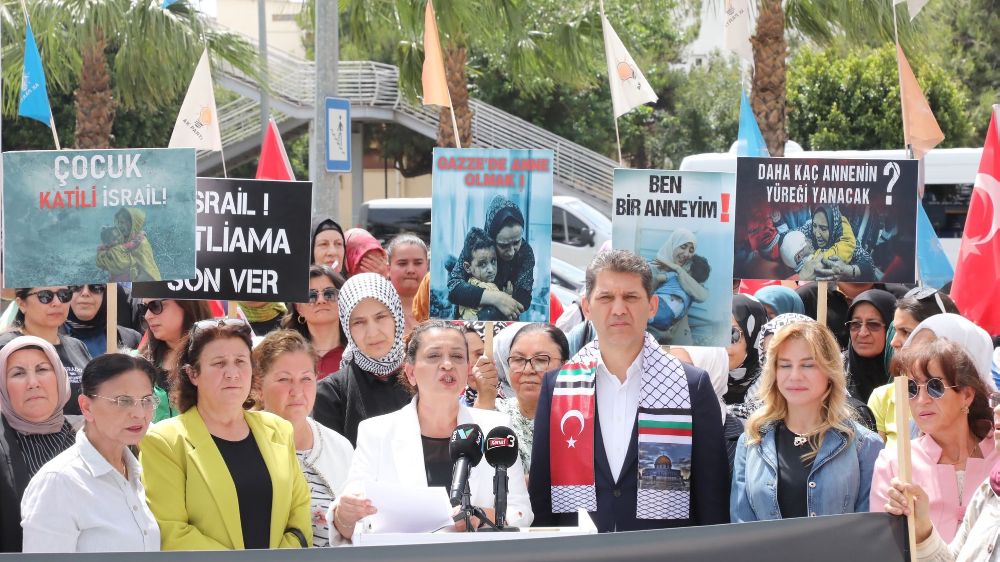 AK Parti Antalya Kadın Kolları Gazze anneleri için toplandı