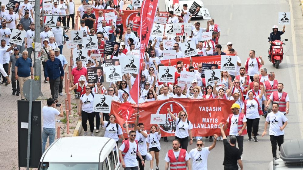 Antalya'da 1 Mayıs 'a Mesut Kocagöz Damgası