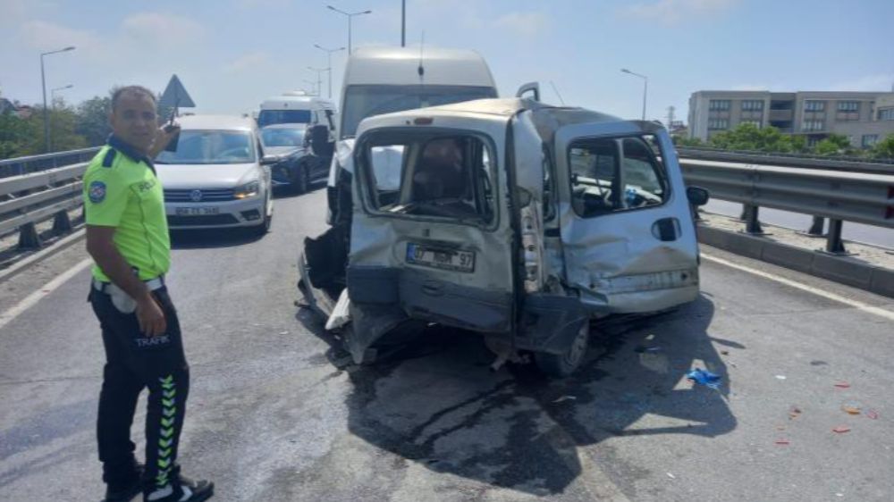 Antalya’da kaza;  2 kişi yaralı