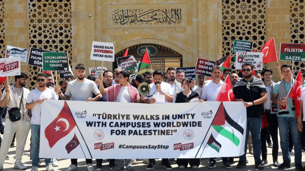 Antalya'da üniversite öğrencilerinden Filistin'e destek yürüyüşü