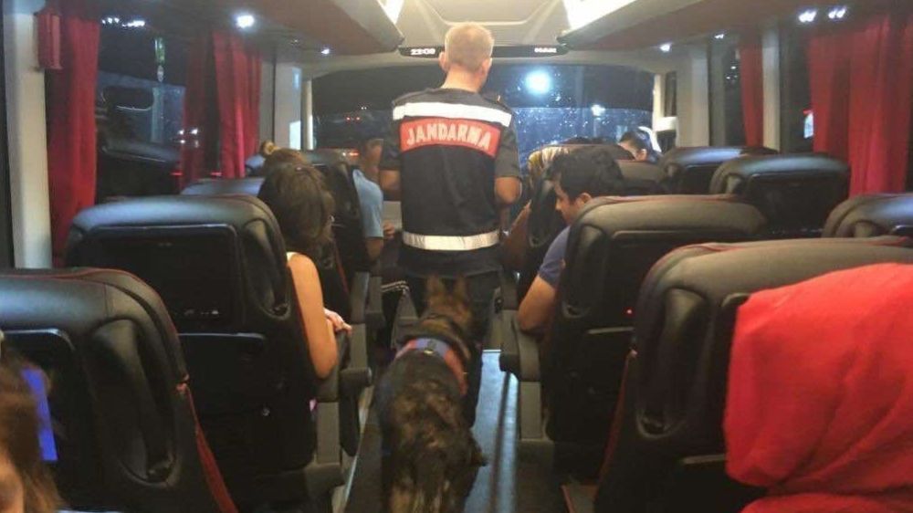 Aydın'da yolcu otobüsüne baskın! uyuşturucu ele geçirildi