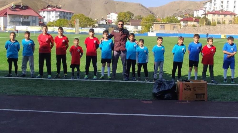 Bitlis'te Futbolun Temel Kuralları ve Ahlak Eğitimi Bir Arada! 
