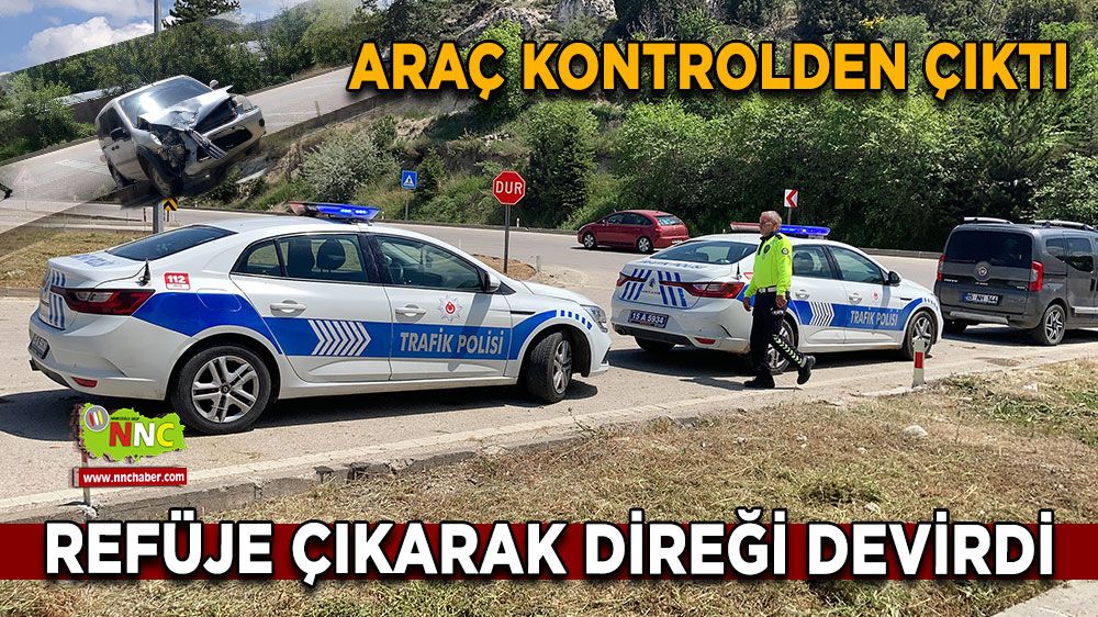 Burdur Antalya karayolunda refüje çıkarak direği devirdi