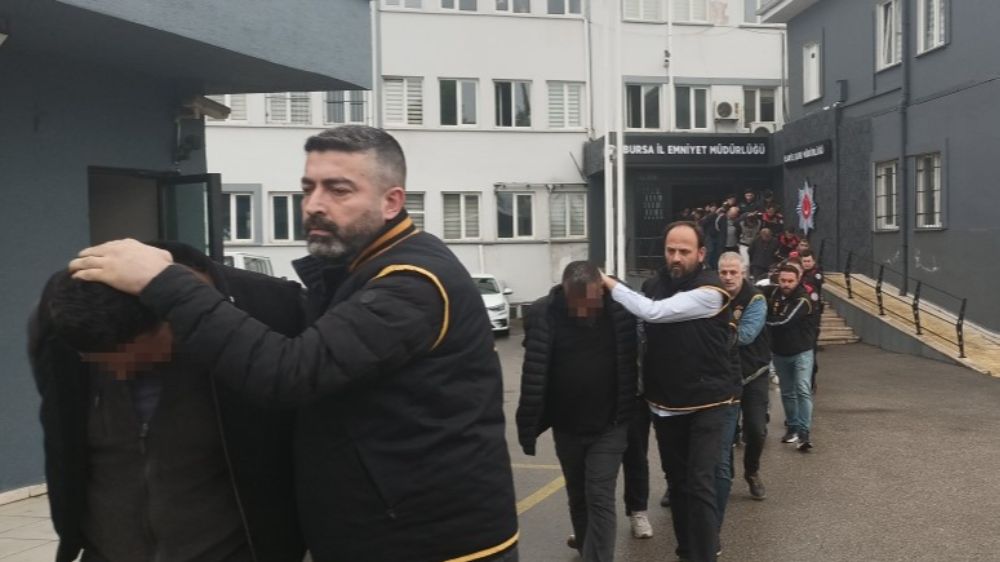Bursa'da İş Adamlarına Silahla Faiz Çeken Çete Çöküyor!