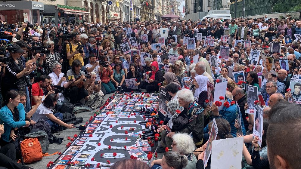 'Cumartesi Anneleri Galatasaray Meydanı'nda bininci hafta eyleminde