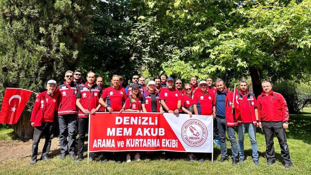  Denizli MEB AKUB, 19 Mayıs Atatürk'ü Anma, Gençlik ve Spor Bayramı'nı Doğa Yürüyüşüyle Kutladı