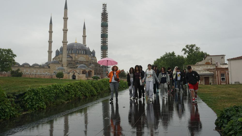 Edirne'de sağanak yağış etkisini gösterdi