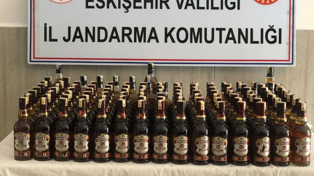 Eskişehir'de Jandarma ekipleri kaçak alkol ele geçirdi