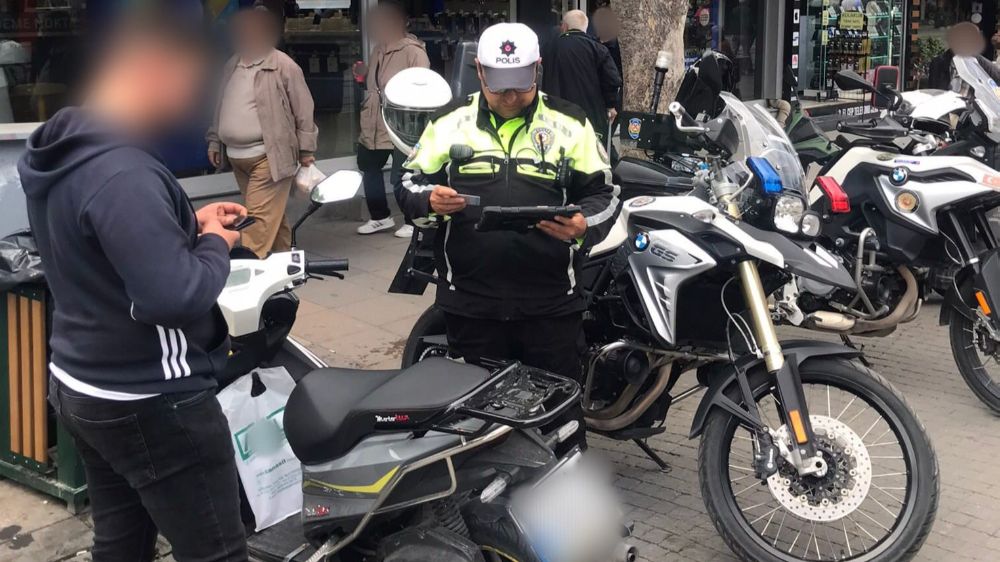 Eskişehir'de motosikletlilere denetim yapıldı 