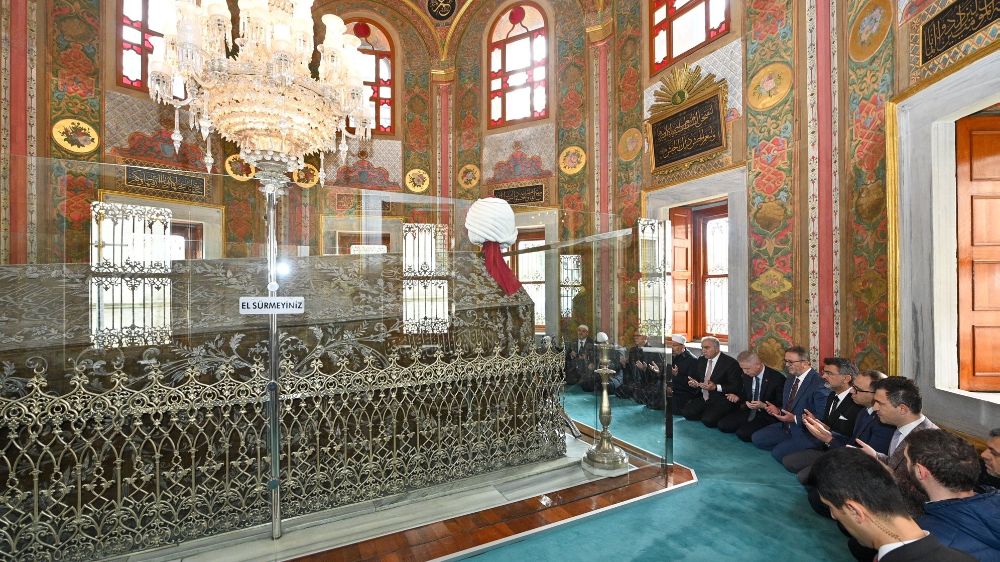 Fatih Sultan Mehmet vefatının 543'üncü yılında kabri başında anıldı